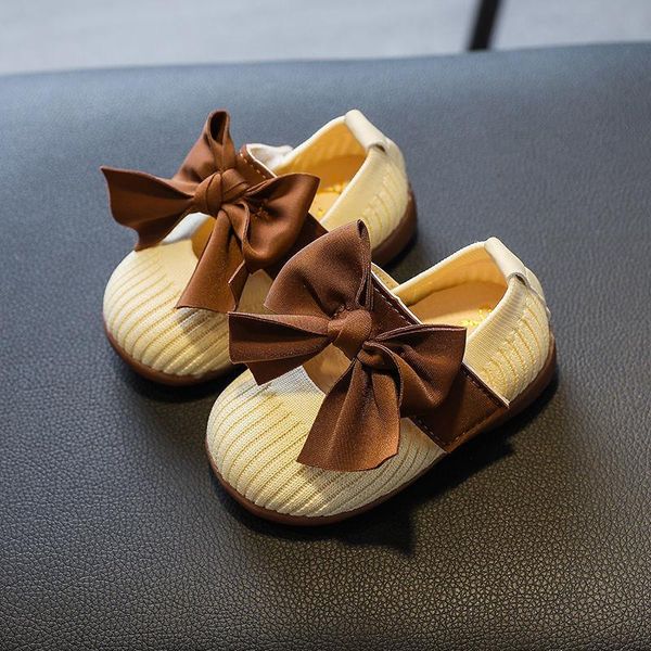first walkers baby princess shoes spring and autumn girls' single soft bottom non slip walking lovely bow breathable doudou 
first walkers baby princess shoes spring and autumn girls' single soft bottom non slip walking lovely bow breathable doudou