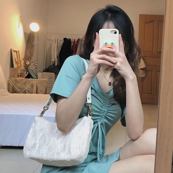 fashion design ladies chain shoulder bags elegant embroidery lace female underarm bag women simple handbags small daily tote cross body
fashion design ladies chain shoulder bags elegant embroidery lace female underarm bag women simple handbags small daily tote cross body
