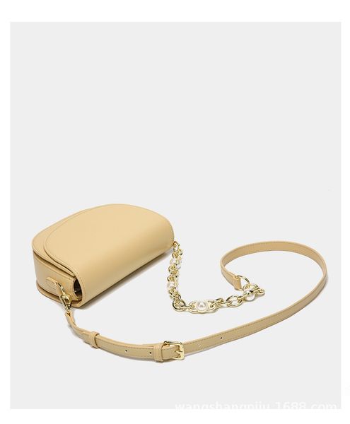handbag live korean drama with the same temperament oblique cross bag female semi-circular acrylic chain splicing small round, Black;red
handbag live korean drama with the same temperament oblique cross bag female semi-circular acrylic chain splicing small round, Black;red