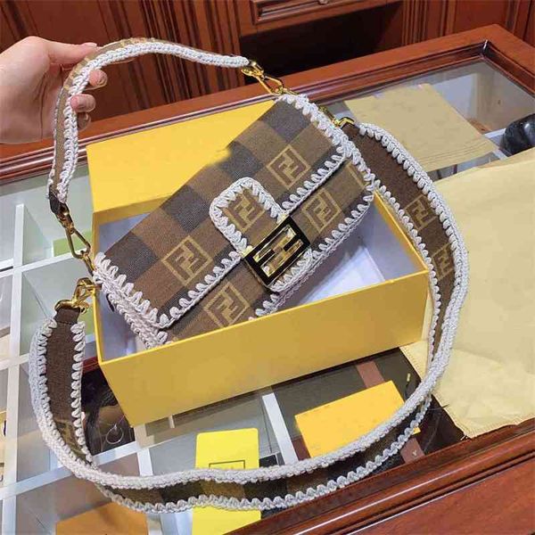 flower handbag old embroidery middle ancient women's wide shoulder strap french stick 2021 new fashion letter retro small square ba hil
flower handbag old embroidery middle ancient women's wide shoulder strap french stick 2021 new fashion letter retro small square ba hil