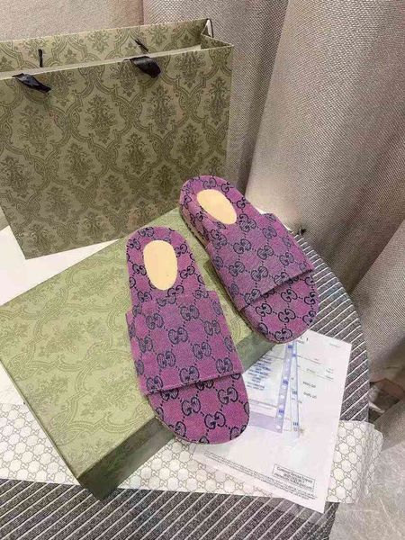202g family new summer old flower embroidered muffin printed high platform slippers, Black
202g family new summer old flower embroidered muffin printed high platform slippers, Black