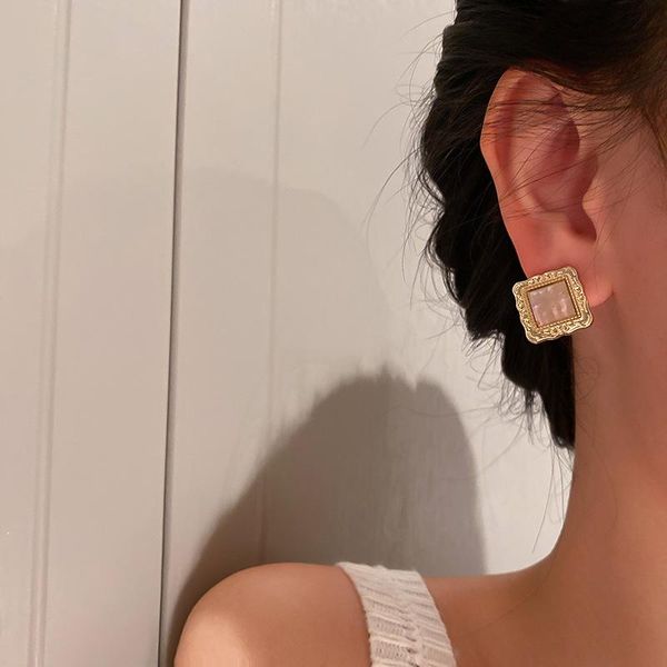 stud 925 silver needle geometric square earrings 2021 korea simple temperament fashion retro earring for women jewelry, Golden;silver
stud 925 silver needle geometric square earrings 2021 korea simple temperament fashion retro earring for women jewelry, Golden;silver