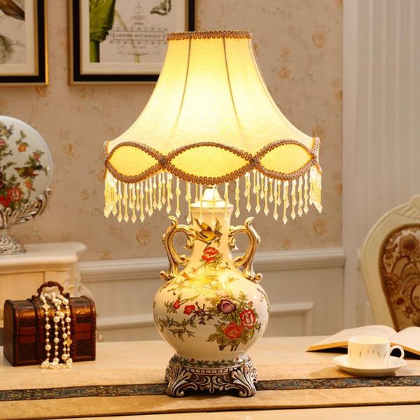 vases american ceramic table lamp european bedroom bedside desk french pastoral living room luxury retro decorati
vases american ceramic table lamp european bedroom bedside desk french pastoral living room luxury retro decorati
