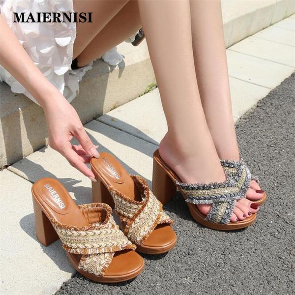 plus size 35-43 high heels slippers women platform shoes summer 2021 cross strap slides ladies for modern chain design, Black
plus size 35-43 high heels slippers women platform shoes summer 2021 cross strap slides ladies for modern chain design, Black