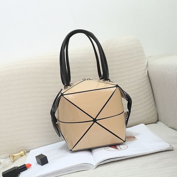 2021 superior suppliers bag women bags handbags canvas saddle fashion hand tote transparent japanese and korean style simple 24-106
2021 superior suppliers bag women bags handbags canvas saddle fashion hand tote transparent japanese and korean style simple 24-106
