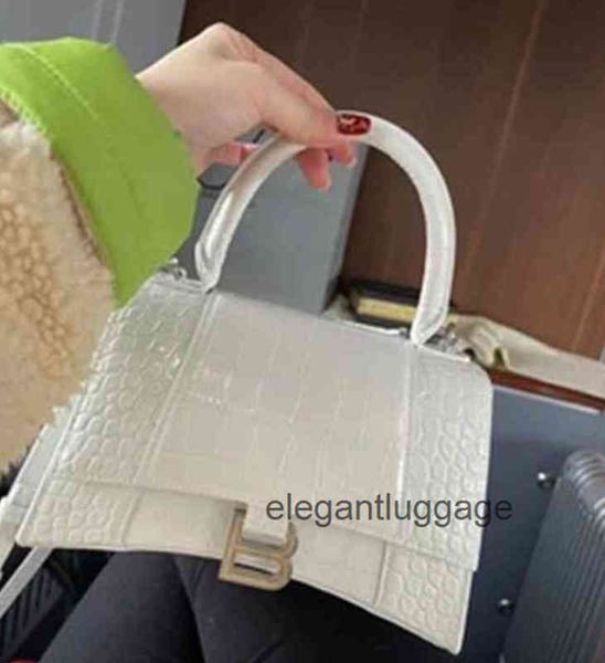 bags designer letter women hourglass handbags s 2022 b classic designer buckle leather hand fashion messenger hand carry one shoulder women&
bags designer letter women hourglass handbags s 2022 b classic designer buckle leather hand fashion messenger hand carry one shoulder women&