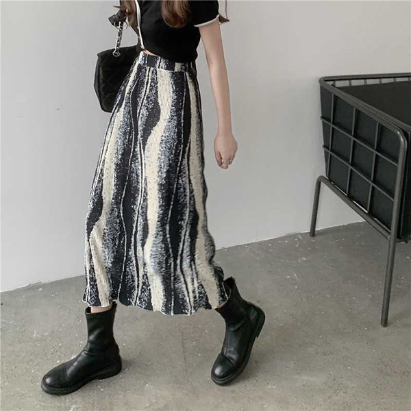 skirts women retro summer slim a line high waist pleated tie dye skirt mid length fashion chic mujer faldas elegant 210610, Black
skirts women retro summer slim a line high waist pleated tie dye skirt mid length fashion chic mujer faldas elegant 210610, Black