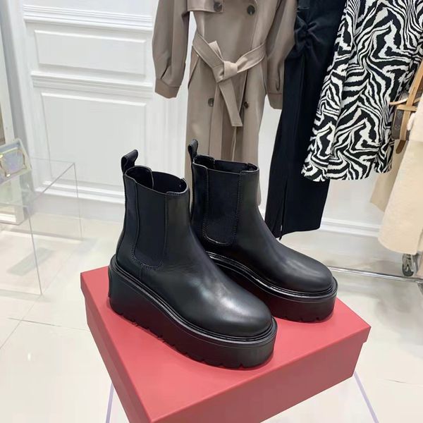 perfect quality italy shoes uniqueform calfskin ankle boots 85 mm flatform platform, Black
perfect quality italy shoes uniqueform calfskin ankle boots 85 mm flatform platform, Black