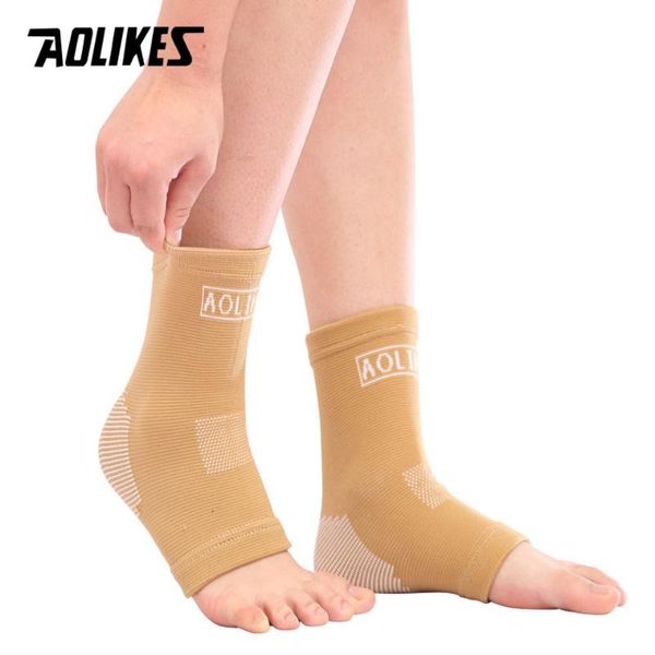 ankle support aolikes 1pair sports protective gear football basketball brace nylon compression, Blue;black
ankle support aolikes 1pair sports protective gear football basketball brace nylon compression, Blue;black