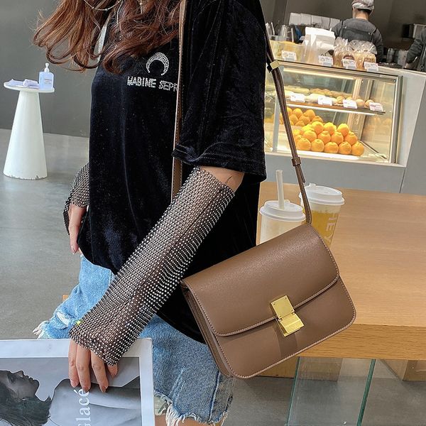 luxury handbags hong kong leather tofu box 2021 new fashion summer one shoulder messenger bag fashion net red women's bag sbrw j55m
luxury handbags hong kong leather tofu box 2021 new fashion summer one shoulder messenger bag fashion net red women's bag sbrw j55m