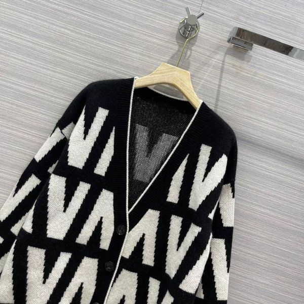 women's knits & tees 100% cashmere knitted cardigan sweater for women white jacquard loose lady winter 2021
women's knits & tees 100% cashmere knitted cardigan sweater for women white jacquard loose lady winter 2021