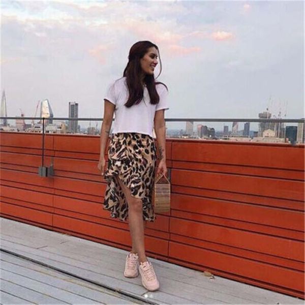 skirts 2021 autumn style loose skirt women high waist england leopard printed split bandage evening party, Black
skirts 2021 autumn style loose skirt women high waist england leopard printed split bandage evening party, Black