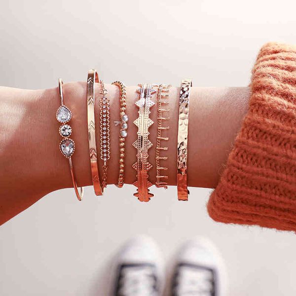 docona clear water drop crystal stone ladies bracelets gold silver color cuff bangle for women party jewelry wholesale 9168, Golden;silver
docona clear water drop crystal stone ladies bracelets gold silver color cuff bangle for women party jewelry wholesale 9168, Golden;silver