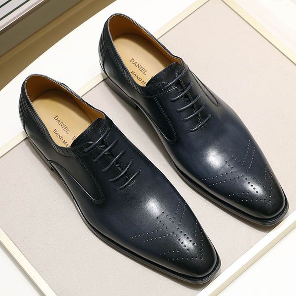 2022 new genuine leather mens dress shoes handmade office business wedding blue black luxury lace up formal oxfords mens shoes, Red;white
2022 new genuine leather mens dress shoes handmade office business wedding blue black luxury lace up formal oxfords mens shoes, Red;white