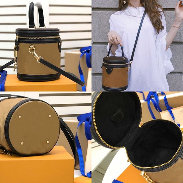 shoulder cannes beauty case women bags genuine crossbody bag removable claasic purse handbag old bucket flower makeup leather xpou
shoulder cannes beauty case women bags genuine crossbody bag removable claasic purse handbag old bucket flower makeup leather xpou