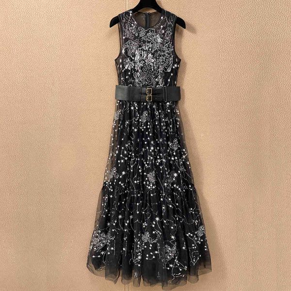 of woman heavy industry embroidered flower prom elegant party rocking mesh long with belt 2021, Black;gray
of woman heavy industry embroidered flower prom elegant party rocking mesh long with belt 2021, Black;gray