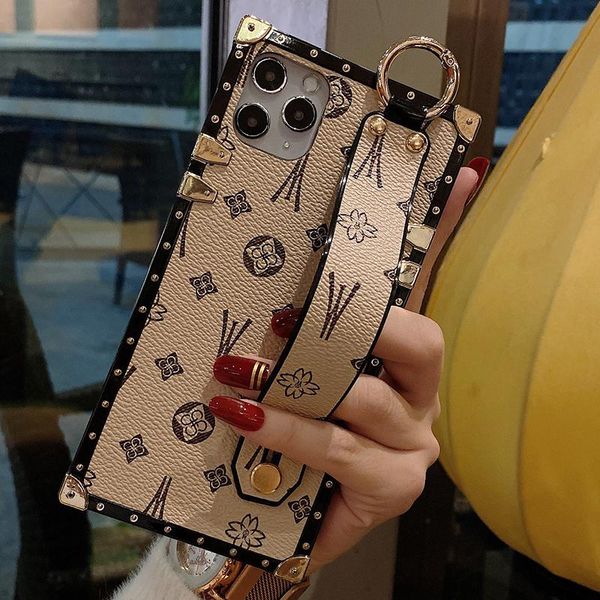 cell phone pouches square leather wristband case for 12 11 pro max x xr sm note10 fashion wrist bracket back cover
cell phone pouches square leather wristband case for 12 11 pro max x xr sm note10 fashion wrist bracket back cover