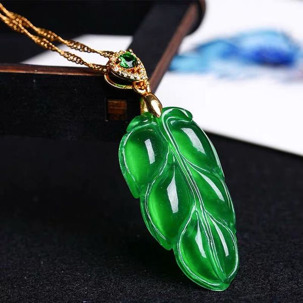 natural green jade leaf pendant necklace chinese hand-carved charm jadeite jewelry fashion amulet gifts for women men, Silver
natural green jade leaf pendant necklace chinese hand-carved charm jadeite jewelry fashion amulet gifts for women men, Silver