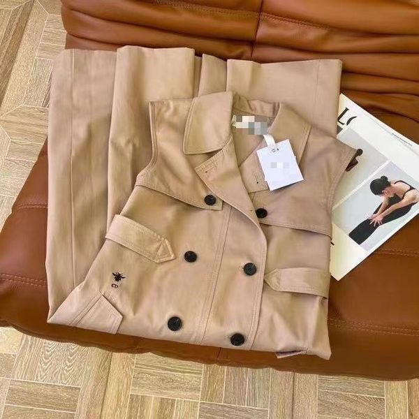women's vests khaki vest trench coat classic bee embroidery double-breasted with waterproof effect 2021, Black;white
women's vests khaki vest trench coat classic bee embroidery double-breasted with waterproof effect 2021, Black;white