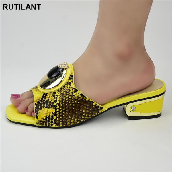dress shoes 2021 est africa low heels slipper italian desgin rhinestone summer woman 5 colors factory wholesale price, Black
dress shoes 2021 est africa low heels slipper italian desgin rhinestone summer woman 5 colors factory wholesale price, Black