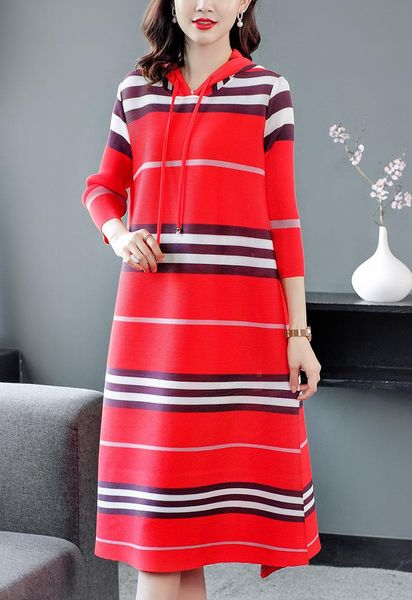 casual dresses selling miyake pleated one-piece dress hooded collar striped print in stock, Black;gray
casual dresses selling miyake pleated one-piece dress hooded collar striped print in stock, Black;gray