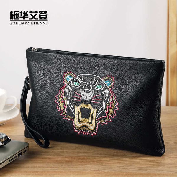 2022handbag men's leather leisure fashion hand grab bag head layer cowhide tiger head embroidered men's envelope bag
2022handbag men's leather leisure fashion hand grab bag head layer cowhide tiger head embroidered men's envelope bag