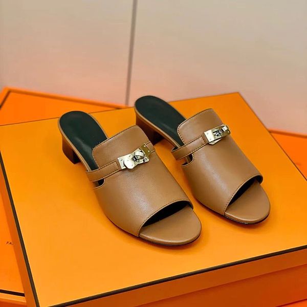 2021 fashion popular classic women slippers spring summer luxury beach slippers designer cow leather flat sandals with heels colors women, Black
2021 fashion popular classic women slippers spring summer luxury beach slippers designer cow leather flat sandals with heels colors women, Black