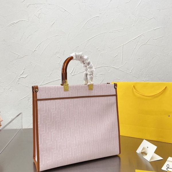 texture brand light luxury 2021 high capacity fashion versatile messenger atmosphere simple women's bag
texture brand light luxury 2021 high capacity fashion versatile messenger atmosphere simple women's bag