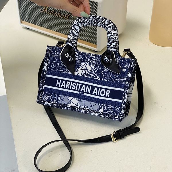 luxury herme handbags and storage fashion high sense d home small tote bag messenger female 2021 new handbag with silk s
luxury herme handbags and storage fashion high sense d home small tote bag messenger female 2021 new handbag with silk s