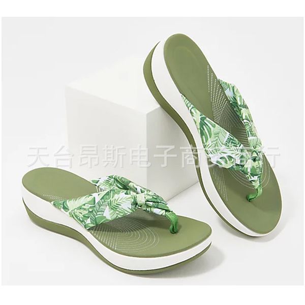 luxury slippers 21 summer beach sho print casual flip flop large clip toe women's slippers, Black
luxury slippers 21 summer beach sho print casual flip flop large clip toe women's slippers, Black
