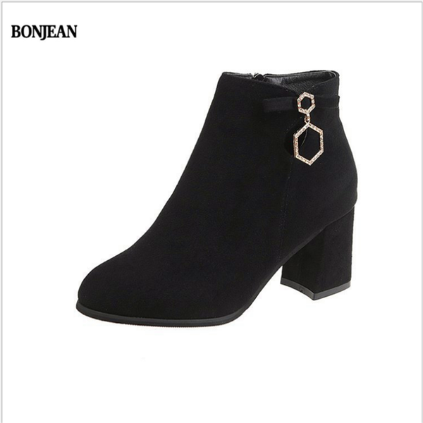 boots bonjean the for autumn/winter 2021 are european and american suede with thick heels high, Black
boots bonjean the for autumn/winter 2021 are european and american suede with thick heels high, Black