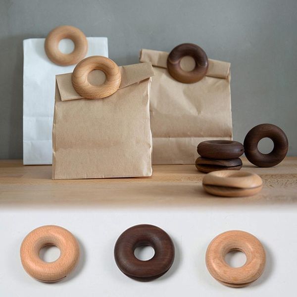 bag clips 1 pcs wooden donut sealing clip creative decoration folder household food packing moisture-proof kitchen
bag clips 1 pcs wooden donut sealing clip creative decoration folder household food packing moisture-proof kitchen