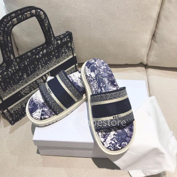 classic ladies sandals jacquard embroidered print slippers luxury designer floral brocade flip flops platform casual flats, Black
classic ladies sandals jacquard embroidered print slippers luxury designer floral brocade flip flops platform casual flats, Black