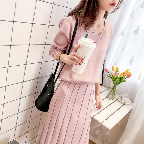 women's tracksuits womens autumn winter suit retro v-neck pullover sweater + long pleated skirt ladies 2021 knitted two-piece, Gray
women's tracksuits womens autumn winter suit retro v-neck pullover sweater + long pleated skirt ladies 2021 knitted two-piece, Gray