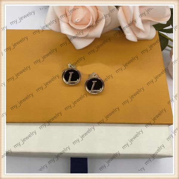 2021 women earings jewelry luxurys designers pendant earrings f letter brands gold ear studs love earring for women party wedding nice, Golden;silver
2021 women earings jewelry luxurys designers pendant earrings f letter brands gold ear studs love earring for women party wedding nice, Golden;silver