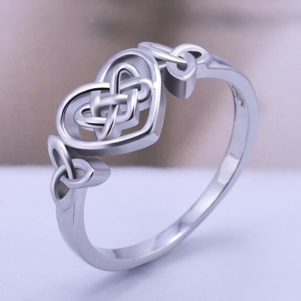 wedding rings huitan classic irregular winding heart ring band silver plated simple love for girlfriend wholesale lots&bulk with size6-10, Slivery;golden
wedding rings huitan classic irregular winding heart ring band silver plated simple love for girlfriend wholesale lots&bulk with size6-10, Slivery;golden
