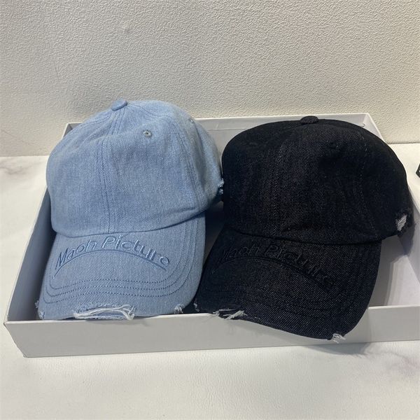 embroidered baseball cap korean alphabet hole lovers cap fashion student simple soft sunscreen hat, Blue;gray 
embroidered baseball cap korean alphabet hole lovers cap fashion student simple soft sunscreen hat, Blue;gray