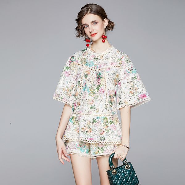 women's shorts elegant flower embroidery lace suit set women batwing sleeve hollow out shirt + wide leg runway summer two piec, White;black
women's shorts elegant flower embroidery lace suit set women batwing sleeve hollow out shirt + wide leg runway summer two piec, White;black