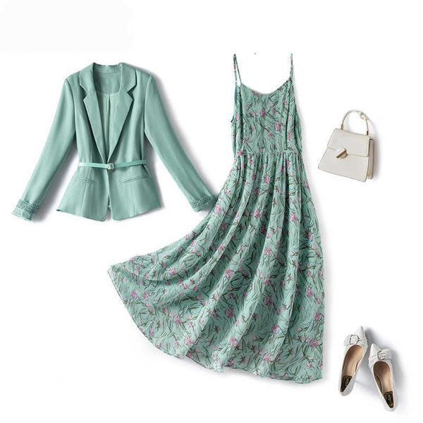 korean large size spring summer ol commuting fat mm printing suspender chiffon skirt suit coat two piece set, Black;gray
korean large size spring summer ol commuting fat mm printing suspender chiffon skirt suit coat two piece set, Black;gray
