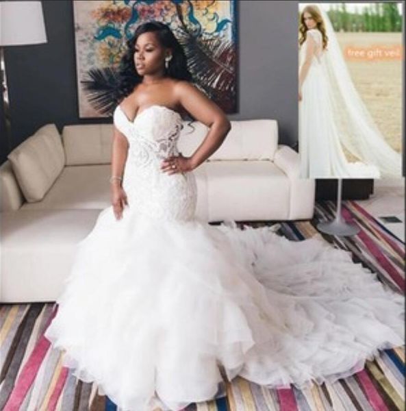 2021 elegant strapless mermaid wedding dresses sheer tulle applique tired ruffles backless bridal gowns bc5318, White
2021 elegant strapless mermaid wedding dresses sheer tulle applique tired ruffles backless bridal gowns bc5318, White