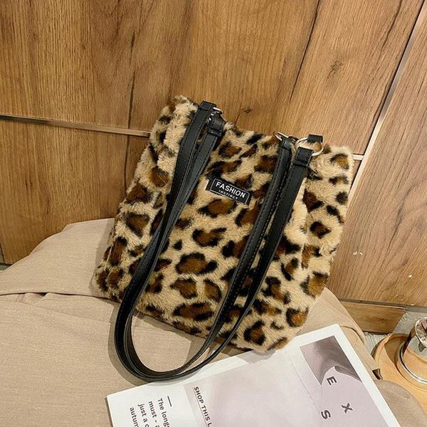 evening bags 2021 women underarm bag leopard plush shoulder fashion purse big tote handbag for crossbody
evening bags 2021 women underarm bag leopard plush shoulder fashion purse big tote handbag for crossbody