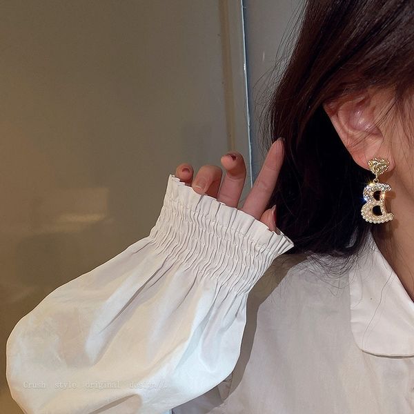 charm metal b letter earrings exaggerated personality pearl crystal diamond fashion 925 silver needle brass, Golden
charm metal b letter earrings exaggerated personality pearl crystal diamond fashion 925 silver needle brass, Golden