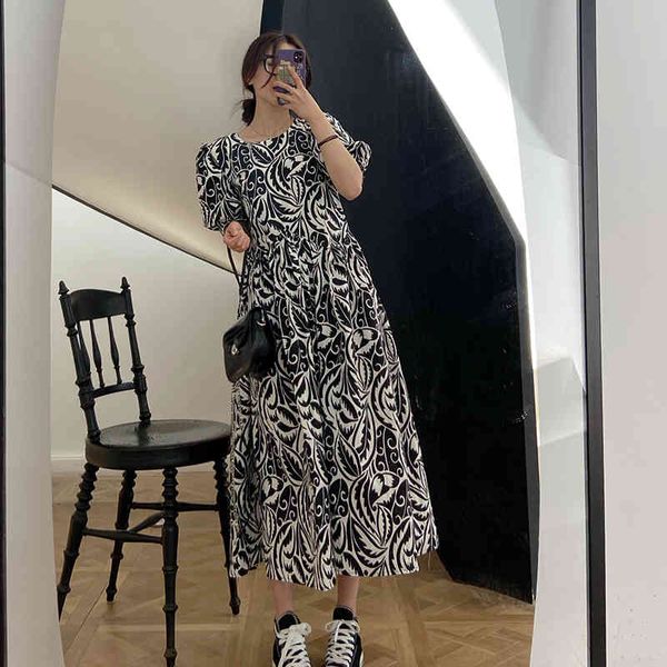white black printted long maxi dress women summer backless o-neck puff sleeve loose a line casual dress vestidos 210514, Black;gray
white black printted long maxi dress women summer backless o-neck puff sleeve loose a line casual dress vestidos 210514, Black;gray