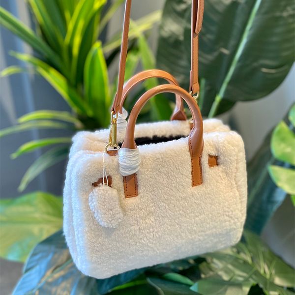 designer purse shoulder bags luxury handbags high-quality different colors various styles fashion brand with original box size 25-20-12 cm
designer purse shoulder bags luxury handbags high-quality different colors various styles fashion brand with original box size 25-20-12 cm