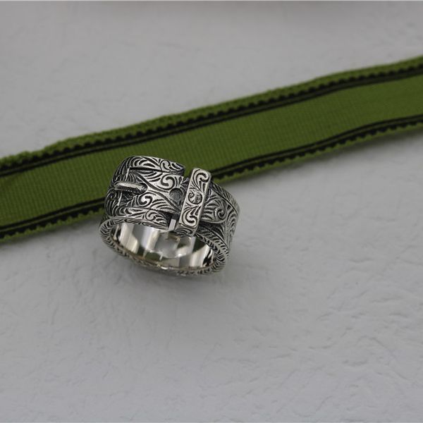 new fashion man ancient pattern silver-plated interlocking letters hollow carved vine pattern belt buckle ring supply nrj linkb
new fashion man ancient pattern silver-plated interlocking letters hollow carved vine pattern belt buckle ring supply nrj linkb