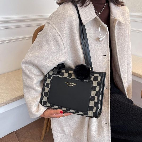 evening bags canvas bag women's large capacity 2021 checkerboard shoulder autumn and winter versatile high-end commuter tote
evening bags canvas bag women's large capacity 2021 checkerboard shoulder autumn and winter versatile high-end commuter tote