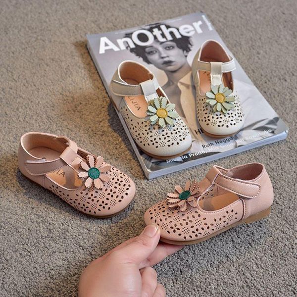 flat shoes girl leather spring 2021 hollow-out soft soles for baby with non-slip, Black;grey
flat shoes girl leather spring 2021 hollow-out soft soles for baby with non-slip, Black;grey