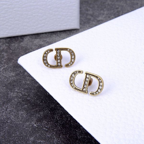design jewelry / 20-year new letter full diamond fashion temperament classic net red same earrings female, Golden
design jewelry / 20-year new letter full diamond fashion temperament classic net red same earrings female, Golden