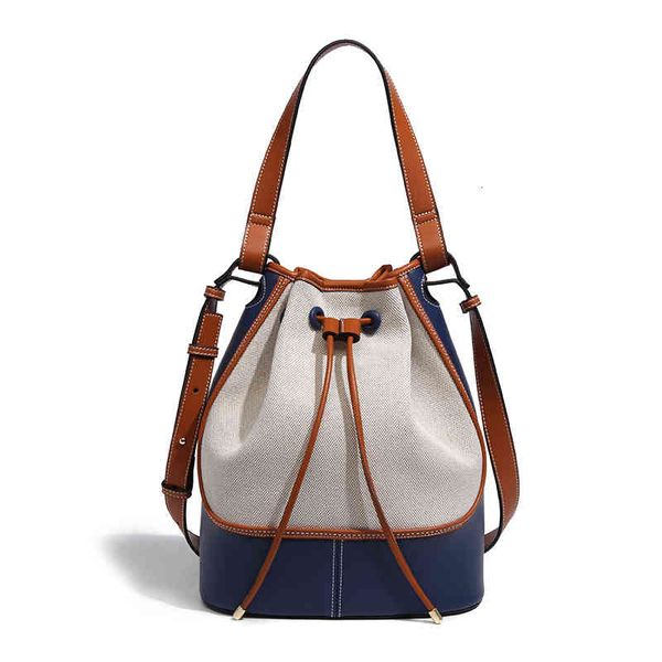 handbag canvas with pu contrast drawstring bucket bag for women in autumn and winter 2021 women's splicing fashion single shoulder mess, Black;red
handbag canvas with pu contrast drawstring bucket bag for women in autumn and winter 2021 women's splicing fashion single shoulder mess, Black;red