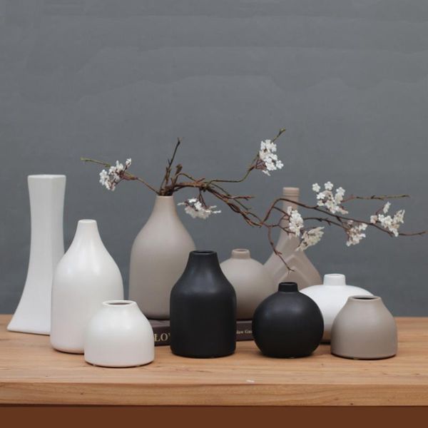 classic black / white ceramic vase chinese arts and crafts contracted porcelain flower vases wedding gifts home decor
classic black / white ceramic vase chinese arts and crafts contracted porcelain flower vases wedding gifts home decor
